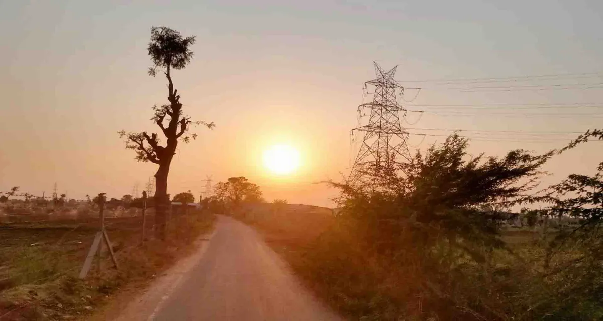 ગરમીનો પ્રકોપ : બનાસકાંઠા જિલ્લામાં આગામી ચાર દિવસ યલો એલર્ટ ગરમી લોકો ના અંગ દઝાડશે