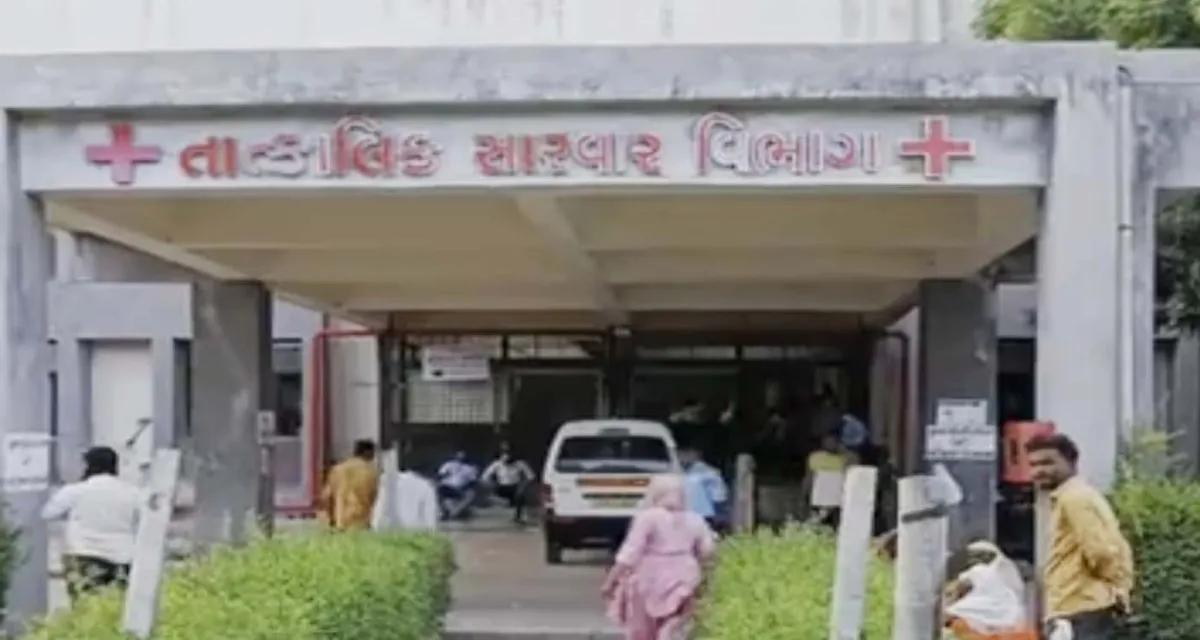 સમી-રાધનપુર હાઈવે પર કારે ટક્કર મારતા એક્ટિવા સવાર દંપતી ફંગોળાયું