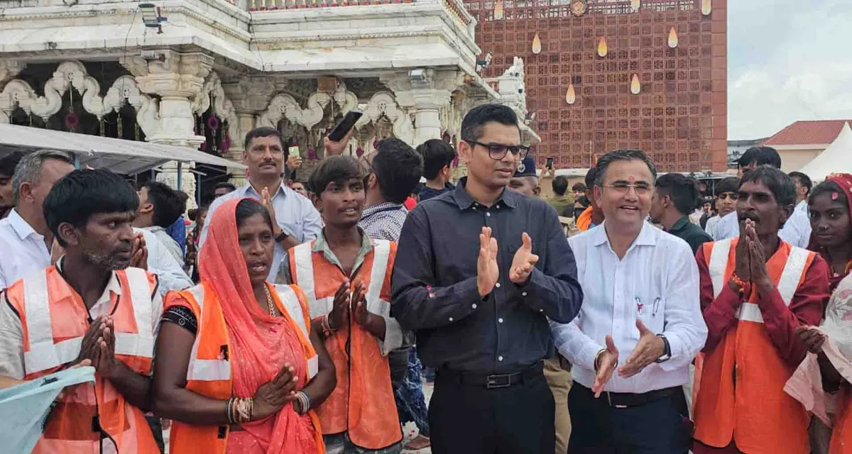 સફાઈનું સન્માન: કલેકટર મિહિર પટેલ દ્વારા સફાઈ યોદ્ધાઓનું સન્માન કરાયું