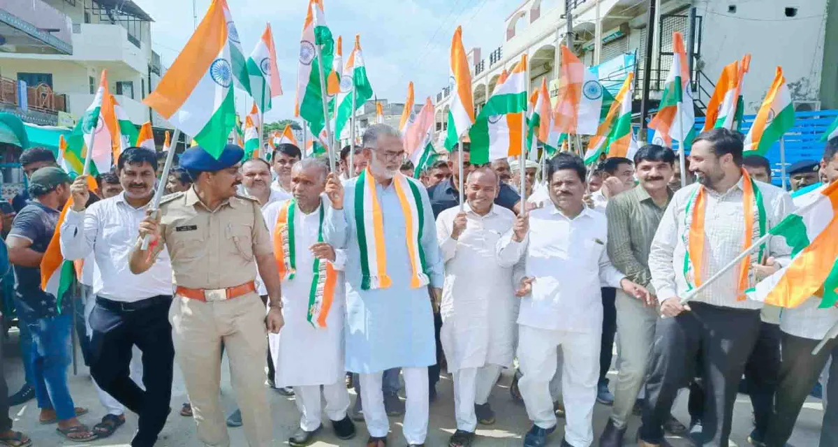ડીસા તાલુકાના ભીલડીમાં ભવ્ય તિરંગા યાત્રા યોજાઈ