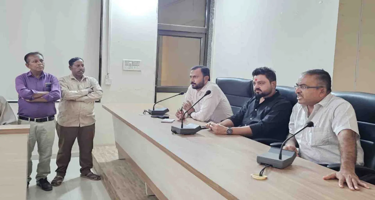 પાલનપુરમાં પાણીના પ્રશ્ને પાલિકા પ્રમુખ એક્શન મોડમાં