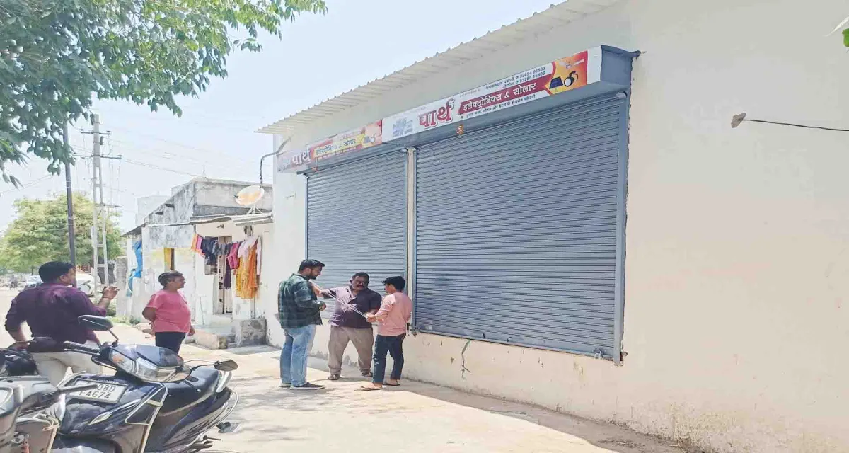 ડીસાના રહેણાંક વિસ્તારોમાં બનતા બે ગેરકાયદેસર કોમર્શિયલ ગોડાઉનો સીલ