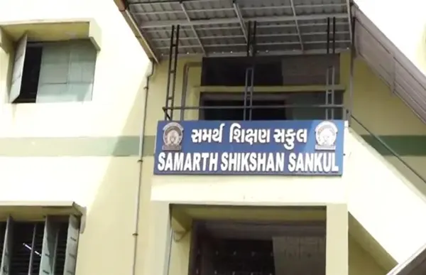 અમદાવાદની સમર્થ સ્કૂલની બે વિદ્યાર્થિનીઓ ગુમ થઇ અને મુંબઈથી બંને મળી આવતા પોલીસે સધન તપાસ શરુ કરી