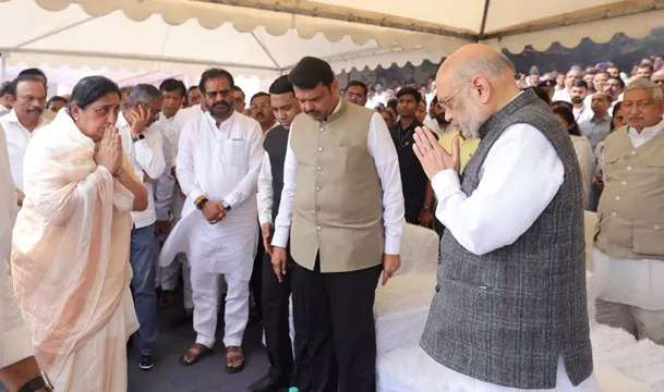 બારામતીના વિદ્યા પ્રતિષ્ઠા મેદાનમાં સંપૂર્ણ રાજકીય સન્માન સાથે અજિત પવારના અંતિમ સંસ્કાર કરવામાં આવ્યા