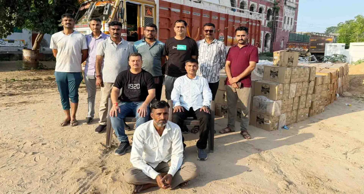 પાટણ જિલ્લામાં સ્ક્રેપની આડમાં વિદેશી દારૂની હેરાફેરીનો પદૉફાશ કરતી પાટણ એલસીબી ટીમ