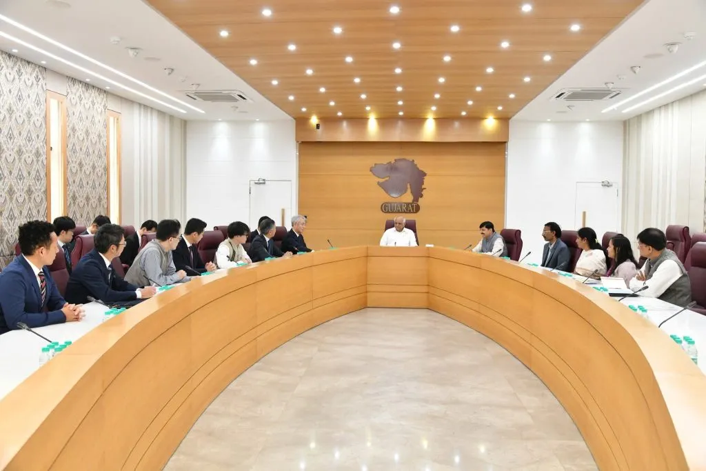 ગુજરાતમાં સેમિકન્ડક્ટર ઇકોસિસ્ટમ ડેવલપ કરવામાં ટેકનિકલ સપોર્ટ – સ્કીલ ડેવલોપમેન્ટ માટે પ્રેક્ટીકલ નોલેજમાં સહભાગીતા અંગે મુખ્યમંત્રીશ્રી સાથે ફળદાયી પરામર્શ