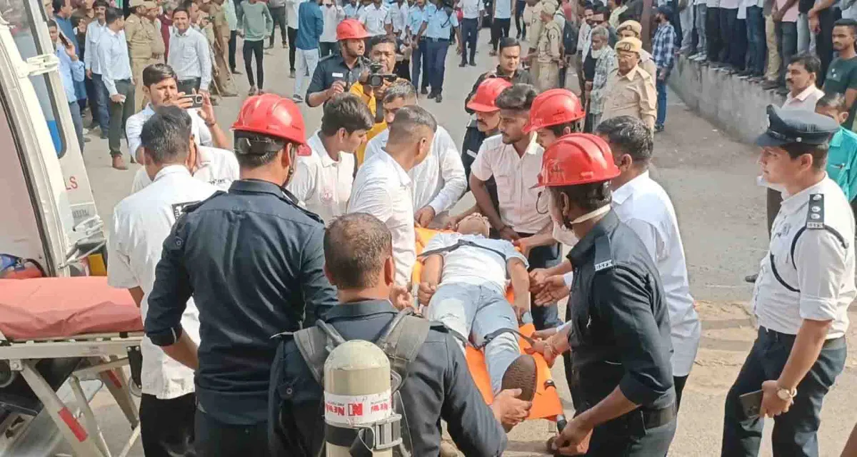 પાટણ મામલતદાર કચેરી ખાતે ઓપરેશન અભ્યાસ અંતર્ગત સિવિલ ડિફેન્સ મોકડ્રિલ યોજાઇ