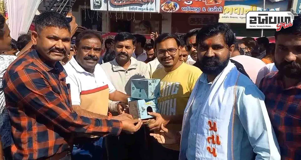 પાલનપુર ખાતે મહારાણા પ્રતાપ સેવા ગ્રૂપ દ્વારા પક્ષીઓ ના પાણીના કુંડાનું વિતરણ