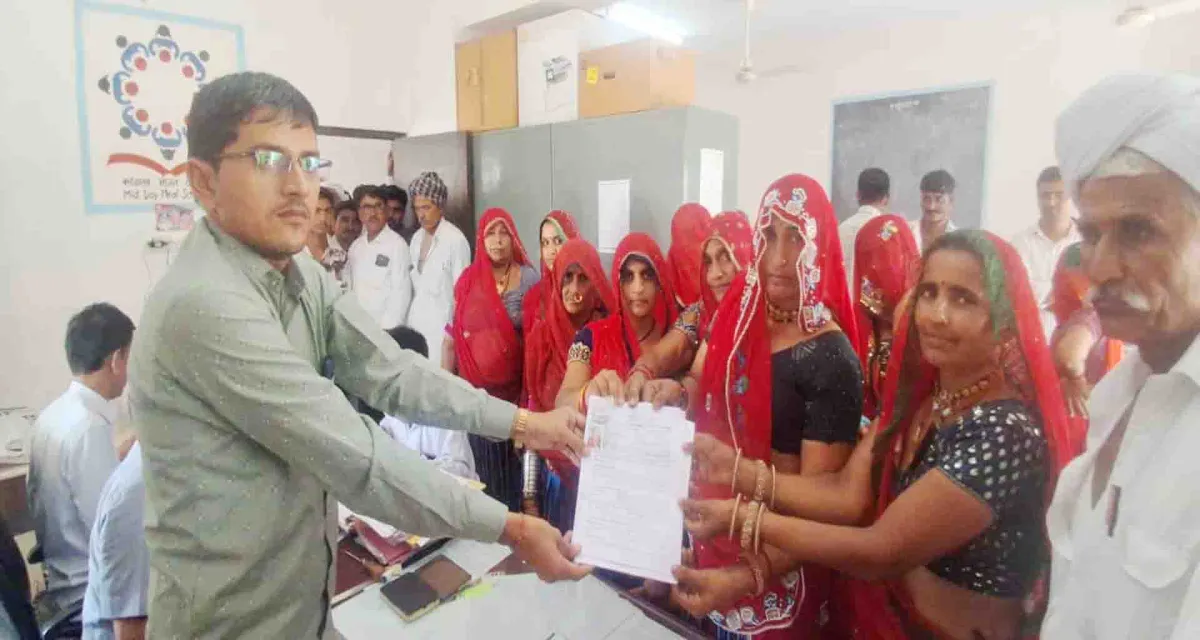 થરાદના સણધર પંચાયત સમરસ બની : મહિલાઓને સુકાન સોંપાયું