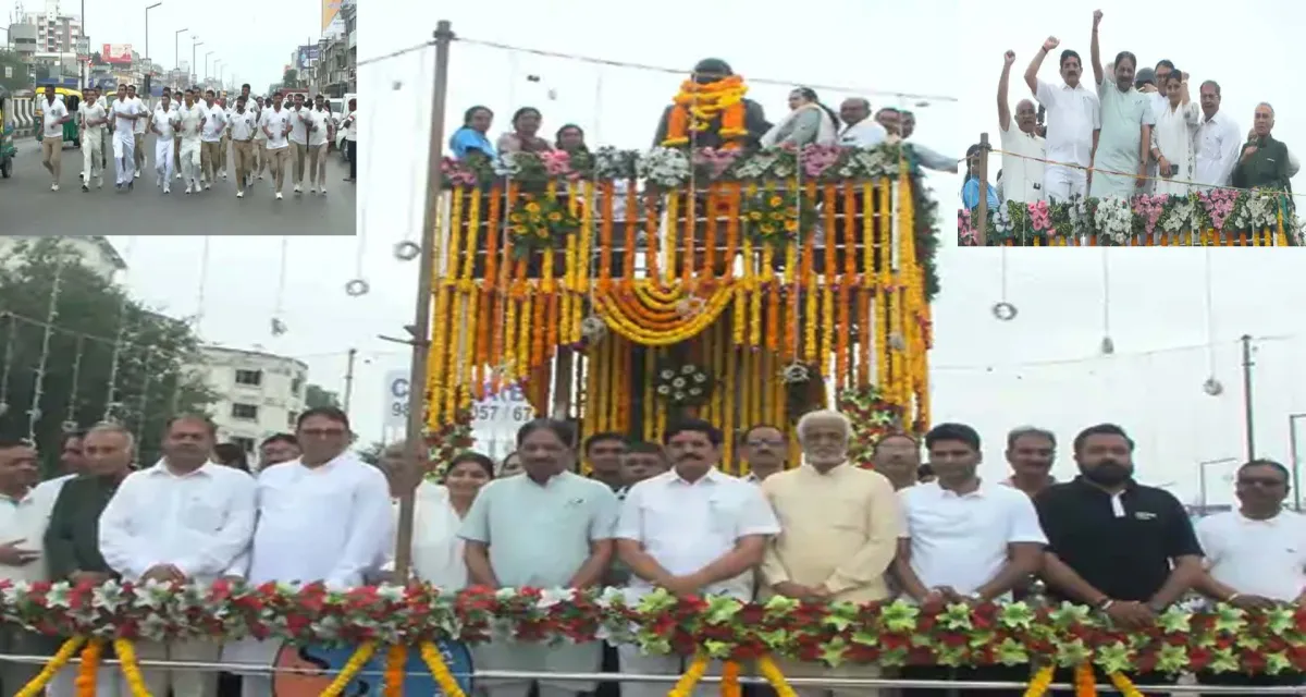 મહેસાણામાં સરદાર પટેલની 150મી જન્મજયંતિ પર મંત્રી ઋષિકેશ પટેલે પ્રતિમાને પુષ્પાંજલિ અર્પણ કરી