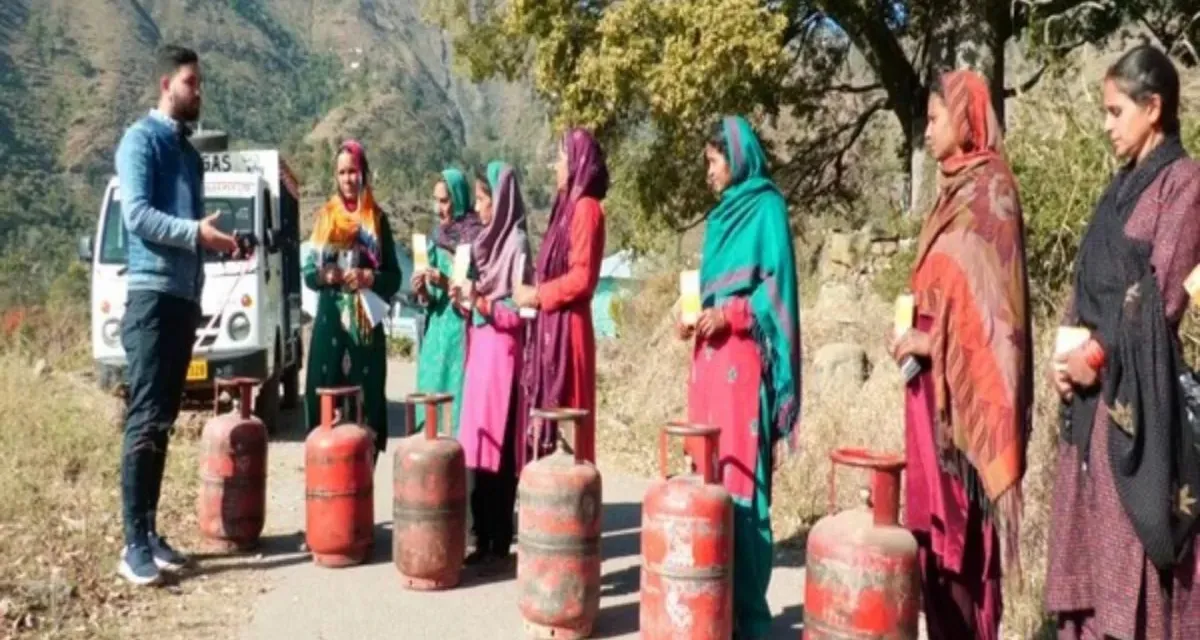 લાખો મહિલાઓ માટે ખુશખબર, દિવાળી પર મફત LPG સિલિન્ડર મળશે