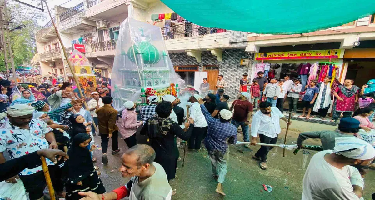 અમીરગઢ માં મહોરમ પર્વ નિમિત્તે તાજીયા નું ઝુલુસ નીકાળવામાં આવ્યું