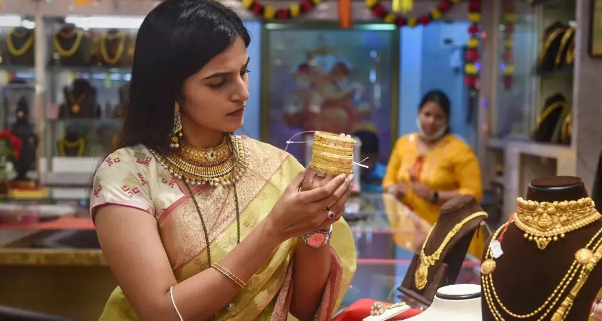સોનાના ભાવમાં વધારો, ચાંદીના ભાવ યથાવત - આજના નવીનતમ ભાવ તપાસો