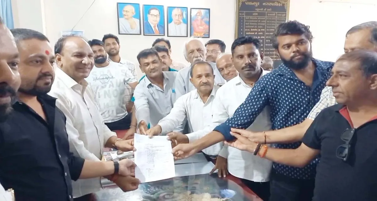 પાલનપુરના પારપડા રોડ પર પમ્પિંગ સ્ટેશન બનાવવા સામે સ્થાનિકોનો વિરોધ