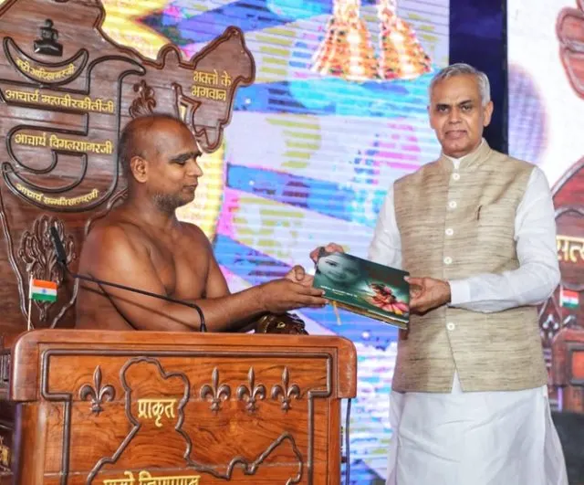 પરમ પૂજ્ય દિગંબર જૈનાચાર્ય આચાર્ય શ્રી સુનીલ સાગરજી મહામુનિરાજના આધ્યાત્મિક વર્ષાયોગ – 2025 મહોત્સવનો અમદાવાદમાં આરંભ