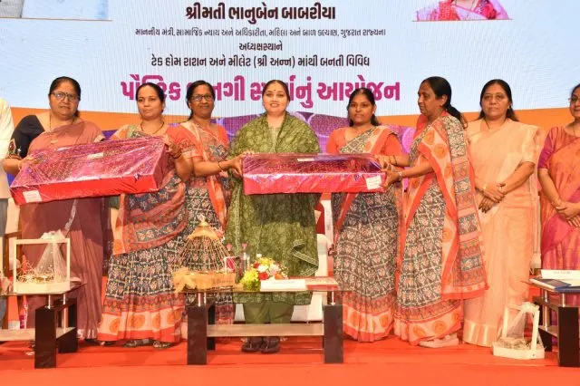 મહિલા અને બાળ વિકાસ વિભાગની આઇ.સી.ડી.એસ. યોજના અંતર્ગત અમદાવાદ ઝોન દ્વારા મહિલા અને બાળ કલ્યાણ મંત્રીશ્રીની અધ્યક્ષતામાં પોષણ ઉત્સવ યોજાયો