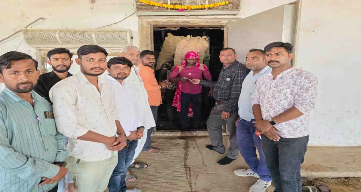 ડીસા પંથકના કોલ્ડ સ્ટોરેજમાંથી ભીના બટાકાનું લોડિંગ શરુ