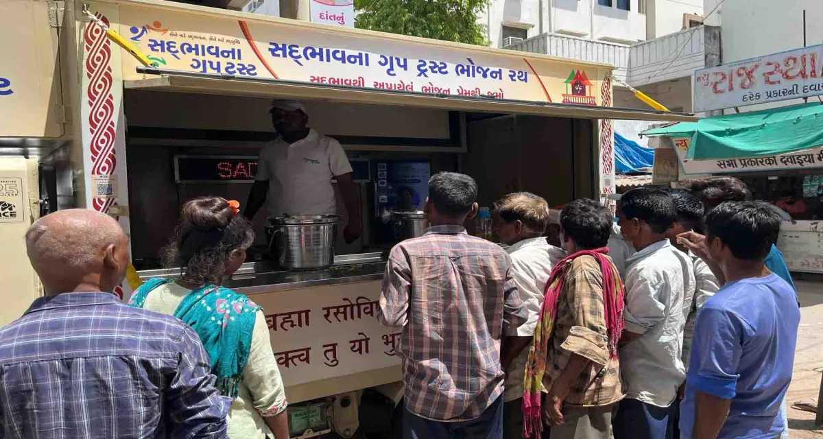 પાલનપુરનું સદ્દભાવના ગ્રુપ છેલ્લાં સોળ વર્ષથી સેવામાં કાર્યરત
