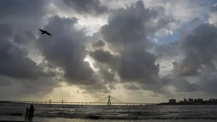 મહારાષ્ટ્ર અને ગુજરાતના દરિયાકાંઠે ભારે વરસાદ અને ભારે પવનની ચેતવણી IMD દ્વારા આપવામાં આવી