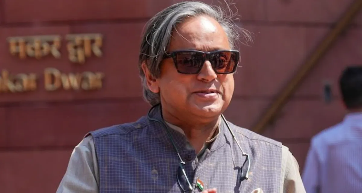 ભારતે એકતાનો સંદેશ આપવો જોઈએ: શશી થરૂર