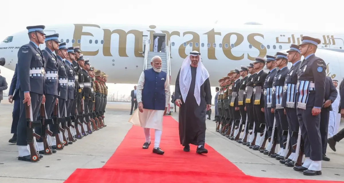 UAE ના રાષ્ટ્રપતિ શેખ મોહમ્મદ બિન ઝાયેદ અલ નાહ્યાન ભારત પહોંચ્યા, પીએમ મોદીએ એરપોર્ટ પર તેમનું સ્વાગત કર્યું
