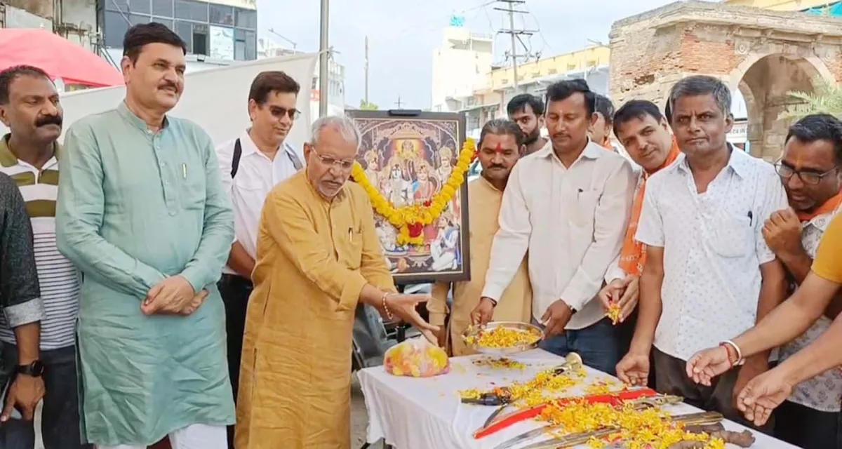 પાટણ ખાતે વિજયા દશમીના પવિત્ર દિવસે રાજપૂત સમાજ અને વિહિપ-બજરંગદળ દ્વારા સશસ્ત્ર પૂજન