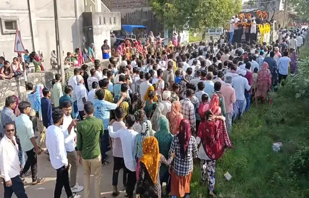 વડગામના શહીદ જવાન જીગર ચૌધરીને આપવામાં આવી ગાર્ડ ઓફ ઓનર સાથે આપવામાં આવી અંતિમ વિદાય