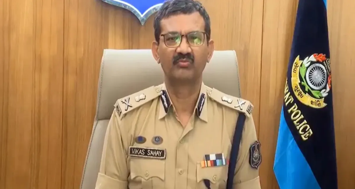 ગીર સોમનાથના એક દરગાહમાંથી શસ્ત્રોનો જથ્થો મળી આવ્યો; દરિયાકાંઠાના વિસ્તારમાં પેટ્રોલિંગ વધારીને પૂછપરછ શરૂ કરાઈ