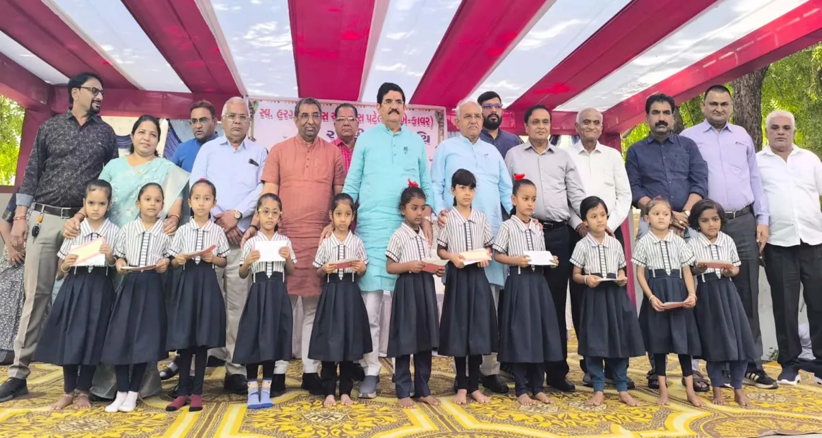 ઊંઝા તાલુકાના ઉનાવા ગામે સાંસદના હસ્તે શાળાની દીકરીઓને ભેટ સ્વરૂપે સિક્કાઓનું વિતરણ કરાયું