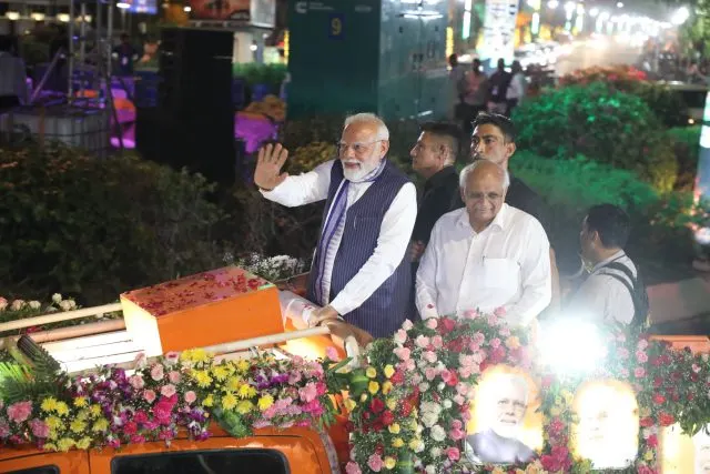 અમદાવાદમાં વડાપ્રધાનશ્રી નરેન્દ્ર મોદીના ભવ્ય રોડ શૉ દરમિયાન ‘ઓપરેશન સિંદૂર’ના સાહસ, શૌર્ય અને પરાક્રમને વધાવાયું