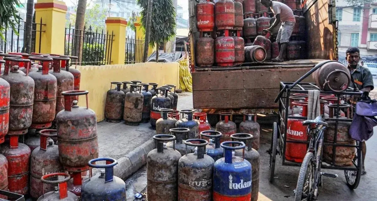 1 ઓક્ટોબરથી LPG સિલિન્ડરના ભાવમાં વધારો થયો