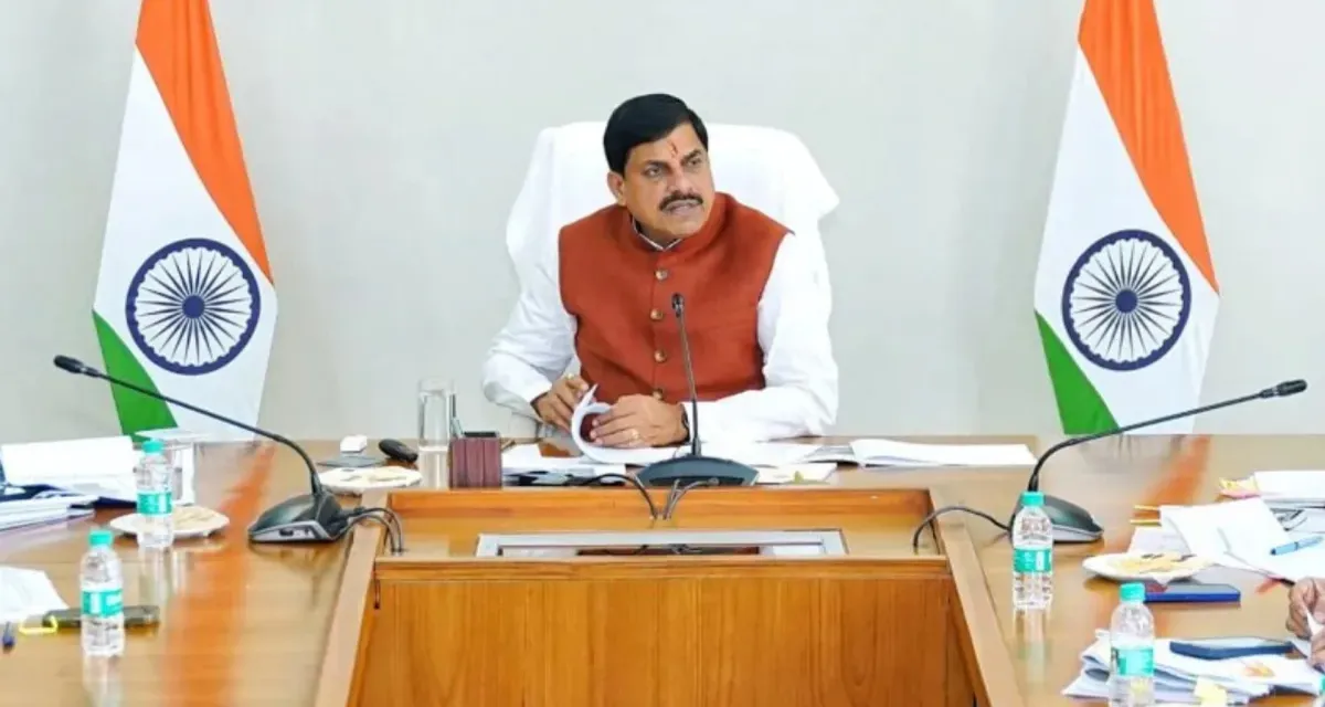 કફ સિરપ કૌભાંડ: CM મોહને ડેપ્યુટી ડ્રગ કંટ્રોલર અને ડ્રગ ઇન્સ્પેક્ટરને સસ્પેન્ડ કર્યા, કોંગ્રેસને એન્ડરસનની યાદ અપાવી