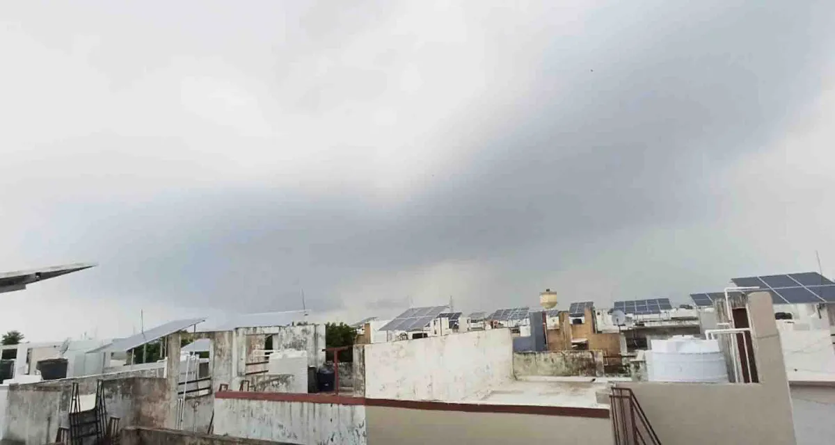 અઠવાડિયાના વિરામ બાદ મહેસાણામાં છવાયો વરસાદી માહોલ; વાદળોથી ઢંકાયું આકાશ