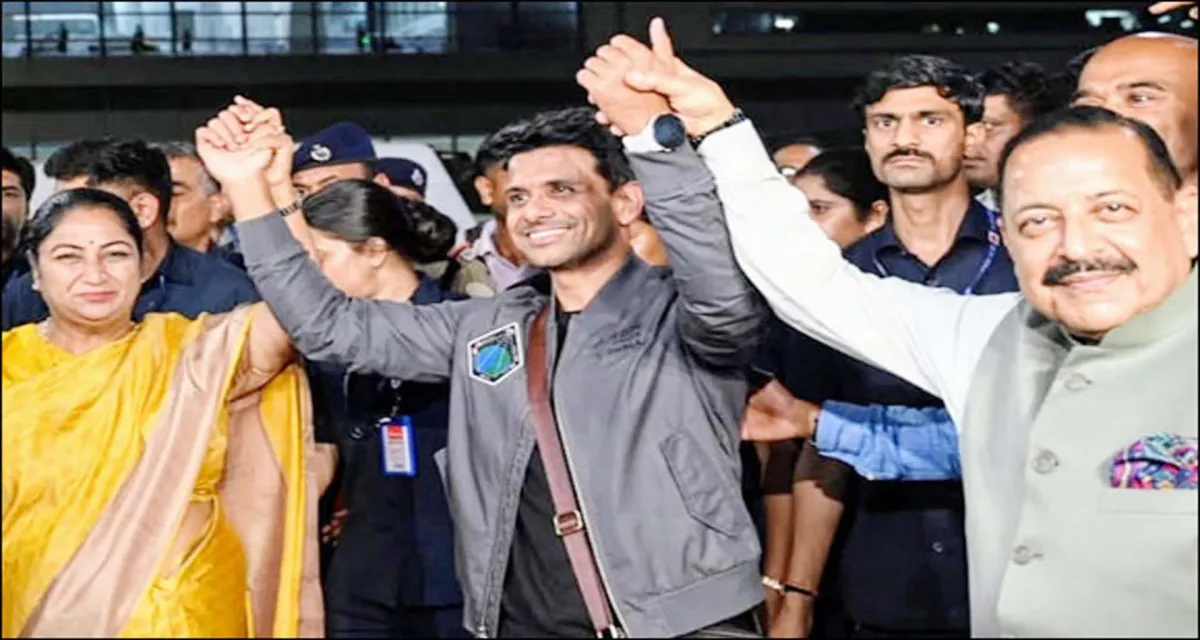 ભવ્ય સ્વાગત : અવકાશમાં ભારતનો ધ્વજ ફરકાવનાર કેપ્ટન શુભાંશુ શુક્લા સ્વદેશ પરત ફર્યા