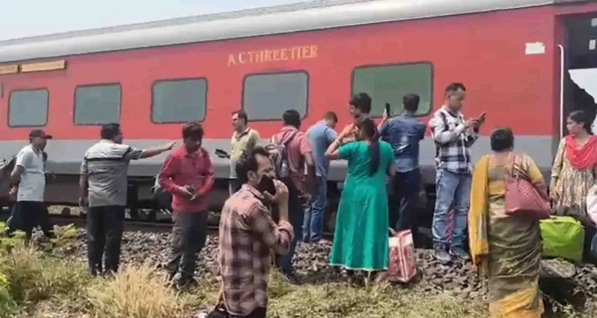 કટક નજીક કામાખ્યા એક્સપ્રેસના 11 ડબ્બા પાટા પરથી ઉતરી ગયા