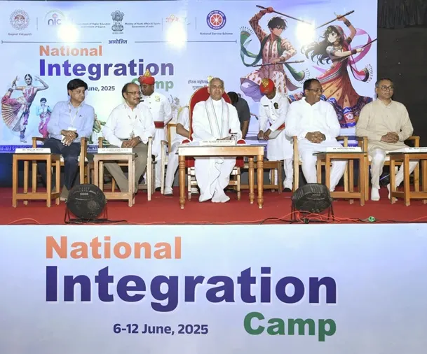 ગૂજરાત વિદ્યાપીઠમાં ‘કુશલ’ યોજનાનો શુભારંભ; રાજ્યપાલશ્રીના હસ્તે તેજસ્વી વિદ્યાર્થીઓ માટે શિષ્યવૃત્તિની જાહેરાત