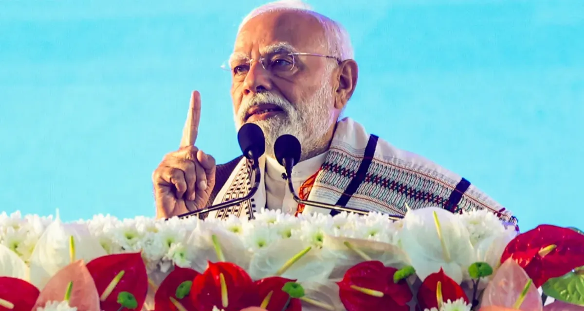 આસામ પ્રવાસ પર પીએમ મોદી, જાહેર સભા દરમિયાન માતાની તસવીર જોઈને ભાવુક થયા; જાણો તેમણે શું કહ્યું