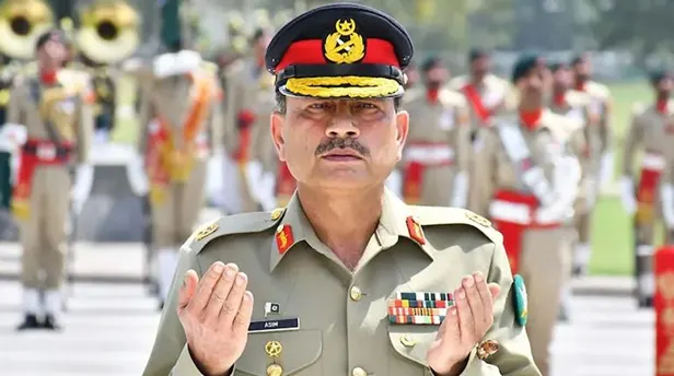 ‘ભારત મર્સિડીઝ જેવું, પાકિસ્તાન ડમ્પ ટ્રક’: ભારત-પાકિસ્તાનની સરખામણી માટે આસીમ મુનીર ટ્રોલ થયા