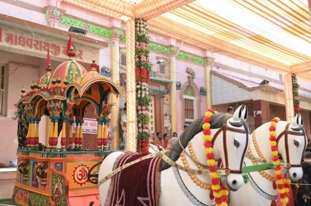 દ્વારિકાધીશ શ્રીકૃષ્ણ અને અરૂણાચલ પ્રદેશના રૂક્ષ્મણીજીના લગ્નની યાદમાં ઊજવાતો માધવપુર ઘેડ મેળો પૂર્વોત્તર અને પશ્ચિમ ભારતની સંસ્કૃતિઓને એક કરે છે