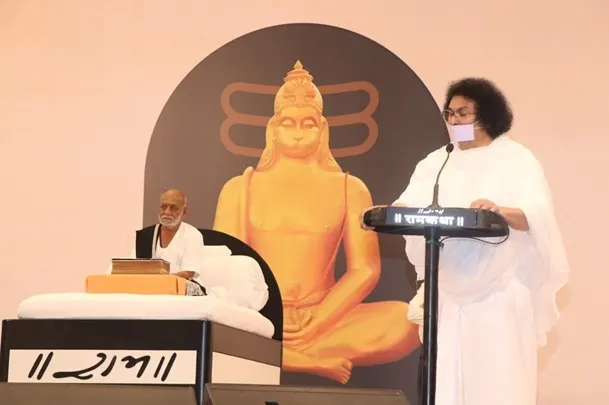 ઉપરાષ્ટ્રપતિશ્રી સીપી રાધાકૃષ્ણનજીએ દિલ્હીમાં પુ મોરારિબાપુના વ્યાસાસને યોજાયેલ રામકથાનું ઉદ્ધાટન કર્યું