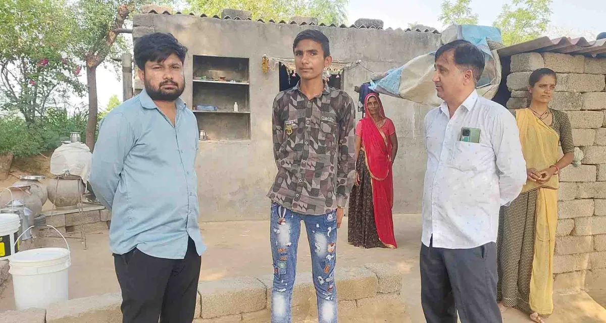 પશુપાલન અને ખેતીના શ્રમકાર્ય સાથે વિક્રમ રાઠોડ નામના વિદ્યાર્થીએ વિક્રમ સર્જ્યો